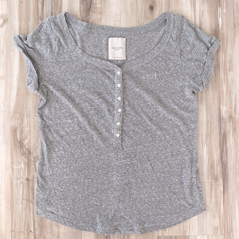 ❤️ Gilly Hicks heather gray button down soft tee Medium